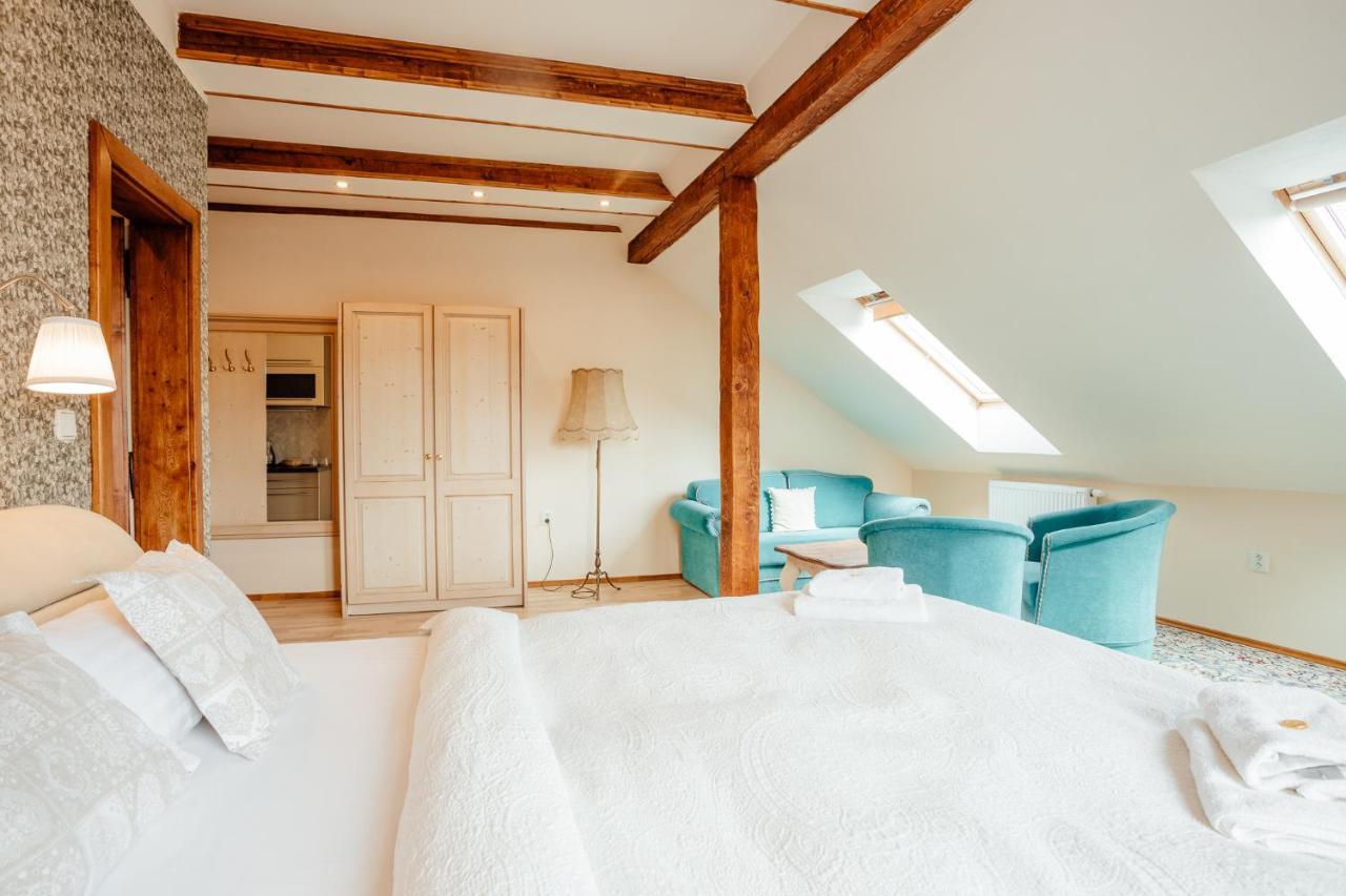 Hotel Barcadam Banská Štiavnica エクステリア 写真