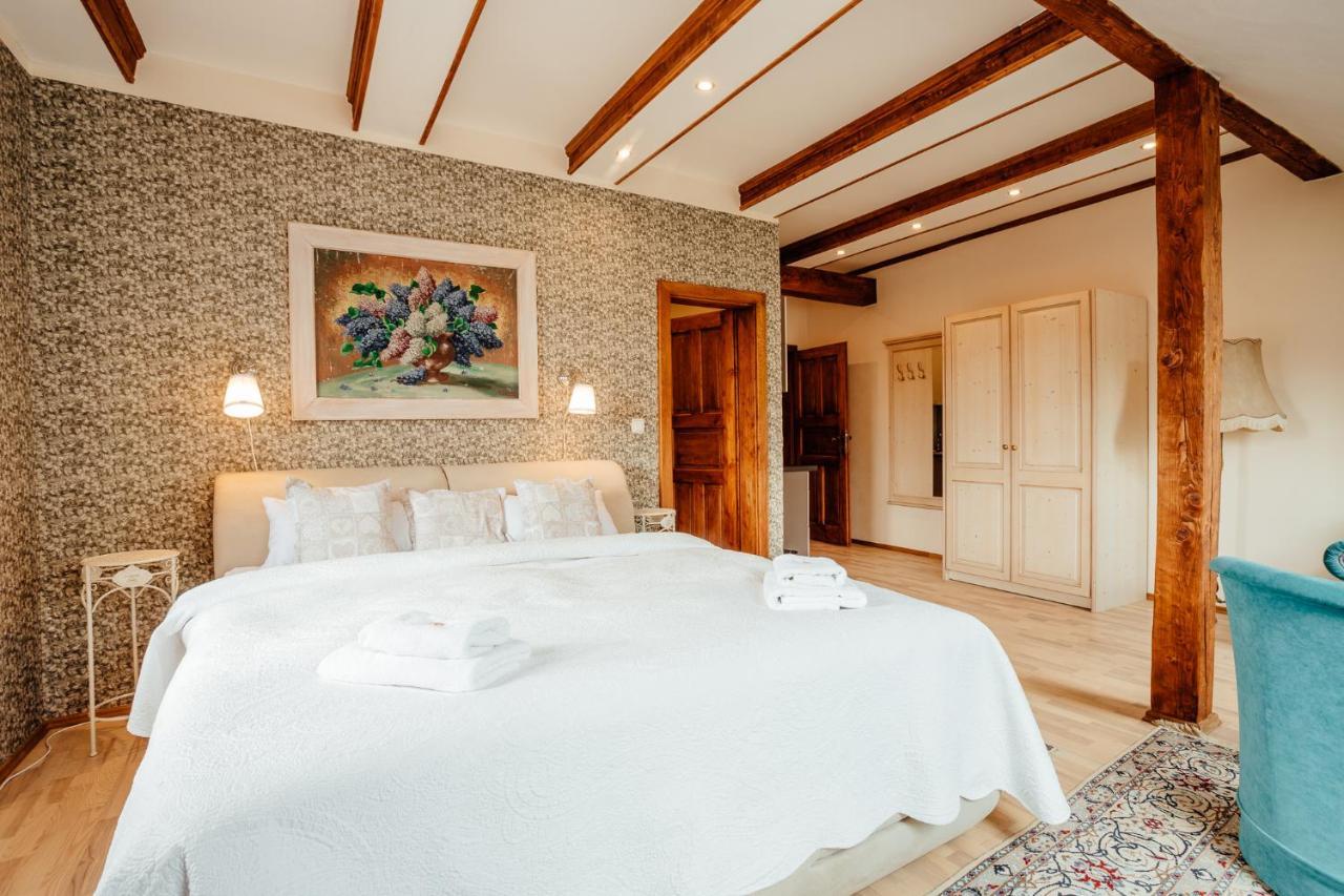 Hotel Barcadam Banská Štiavnica エクステリア 写真