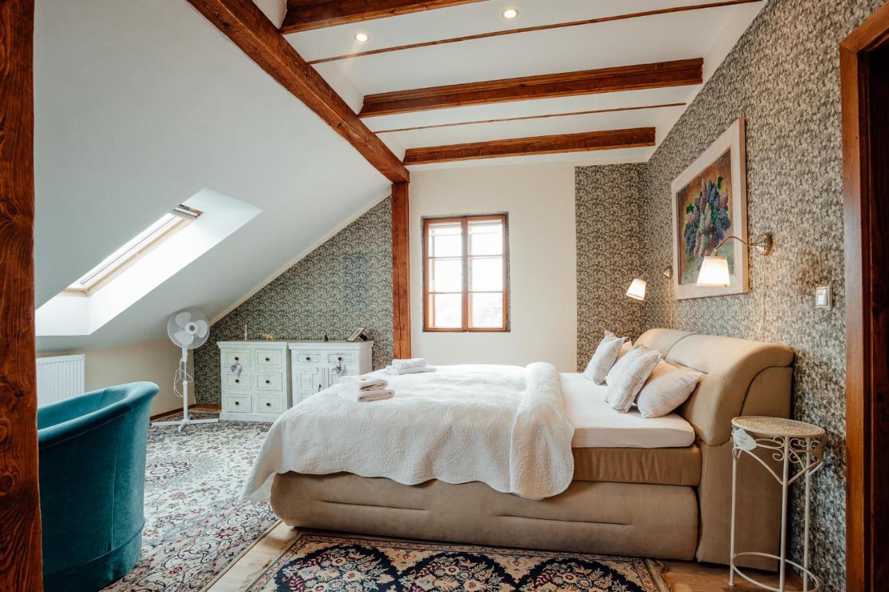 Hotel Barcadam Banská Štiavnica エクステリア 写真