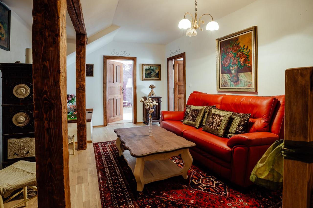 Hotel Barcadam Banská Štiavnica エクステリア 写真