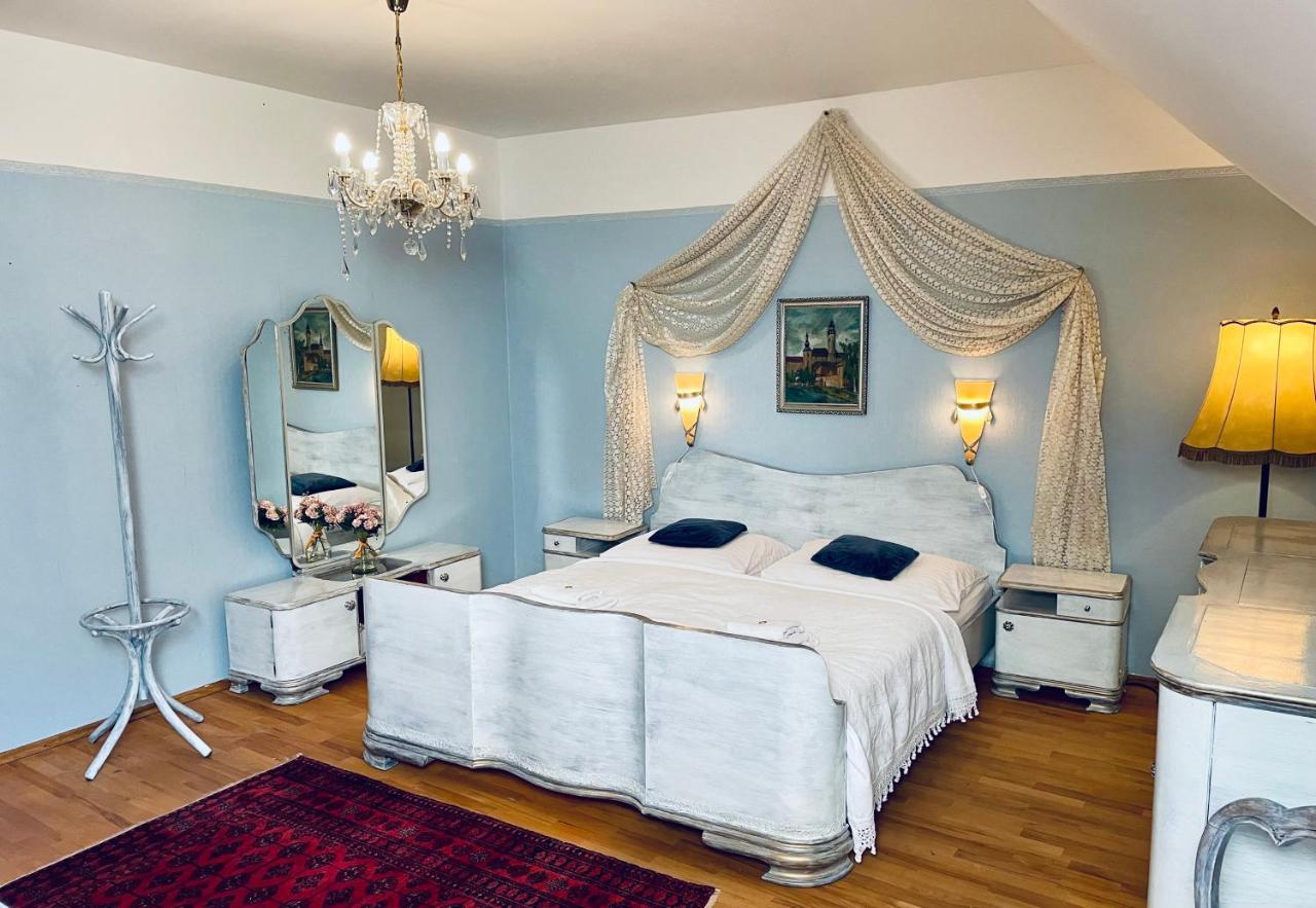 Hotel Barcadam Banská Štiavnica エクステリア 写真