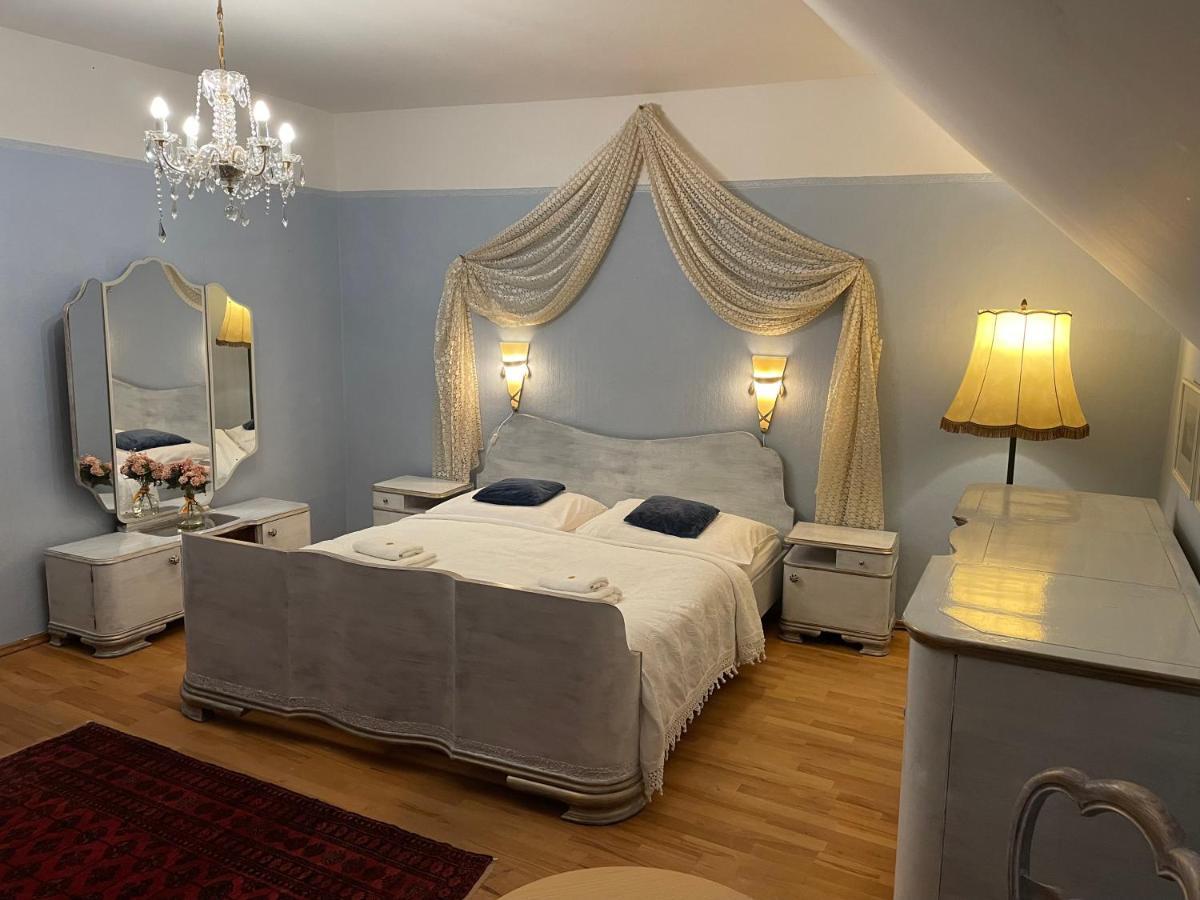 Hotel Barcadam Banská Štiavnica エクステリア 写真