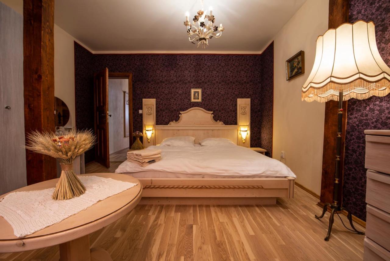 Hotel Barcadam Banská Štiavnica エクステリア 写真