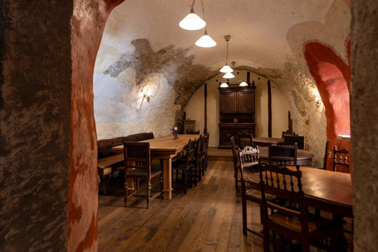 Hotel Barcadam Banská Štiavnica エクステリア 写真